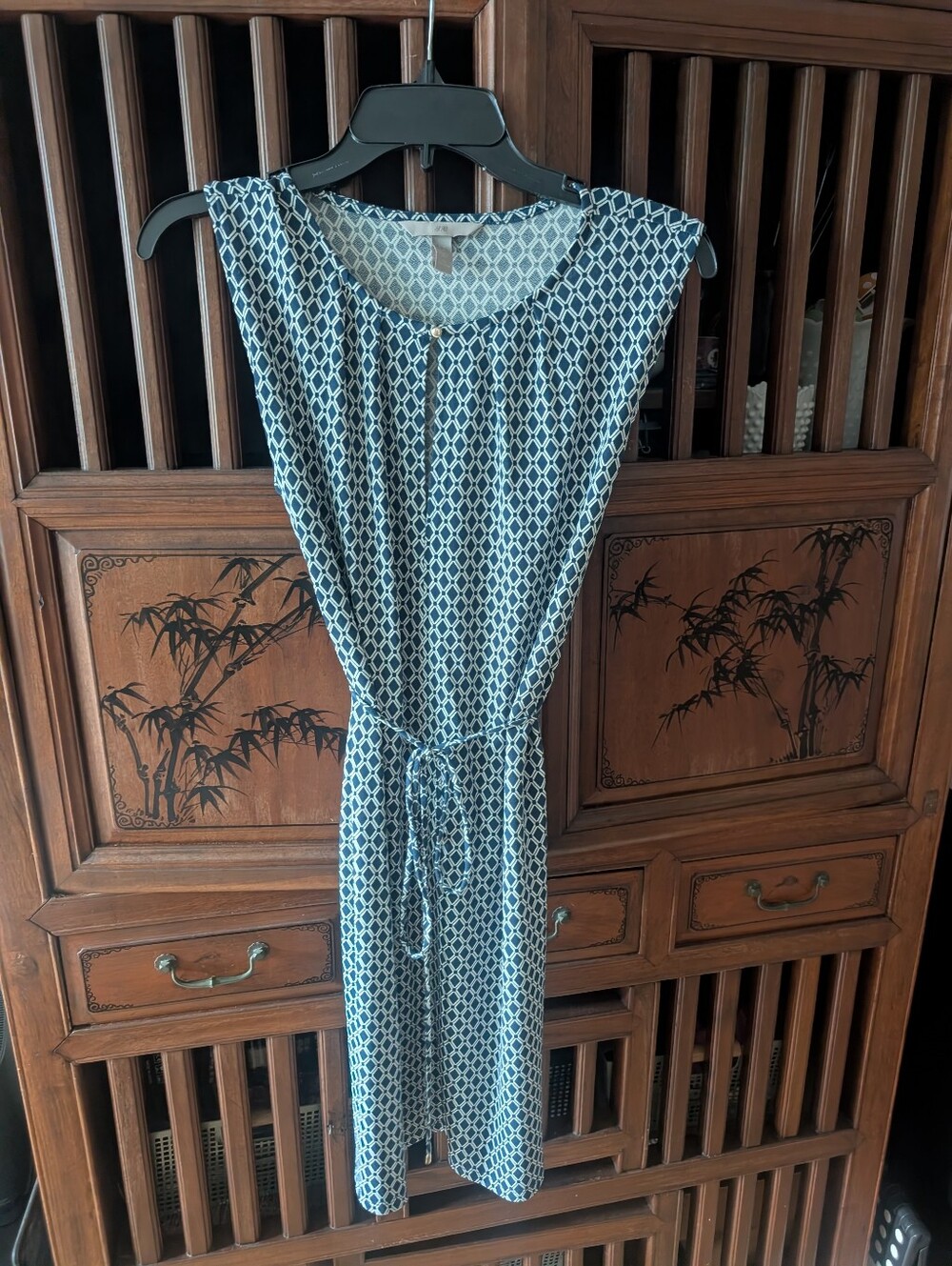 H&M Blue and White Geometric Keyhole above the knee length Dress sz S